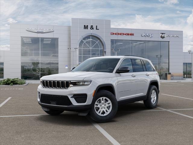 New 2025 Bright White Clear-Coat Exterior Paint Jeep Laredo image 48