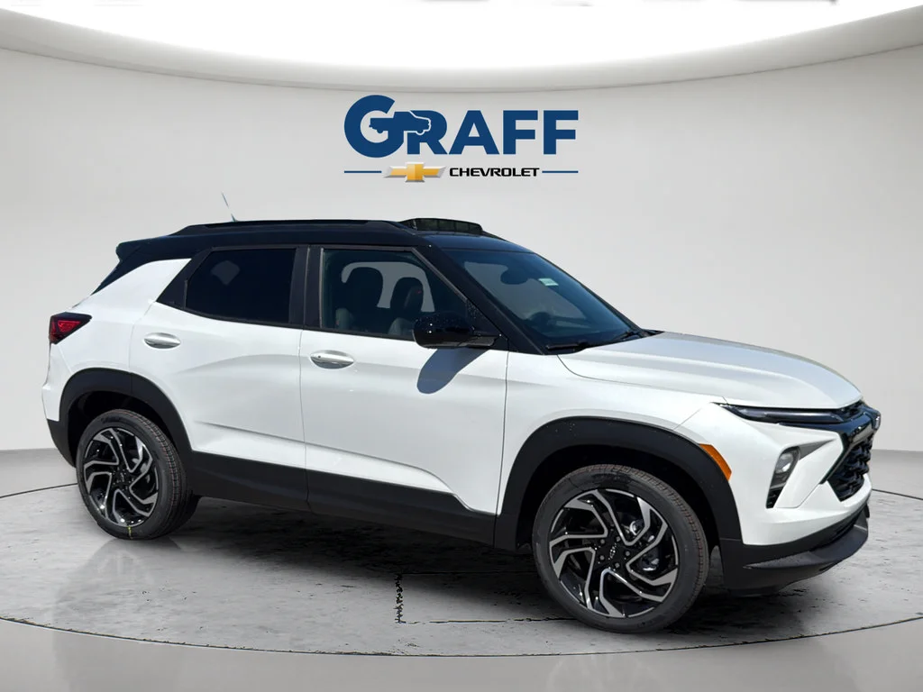 New 2026 Iridescent Pearl Tricoat Chevrolet RS image 10