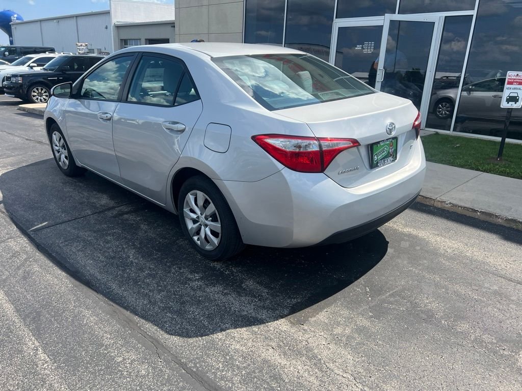 Used 2015 Classic Silver Metallic Toyota LE image 8
