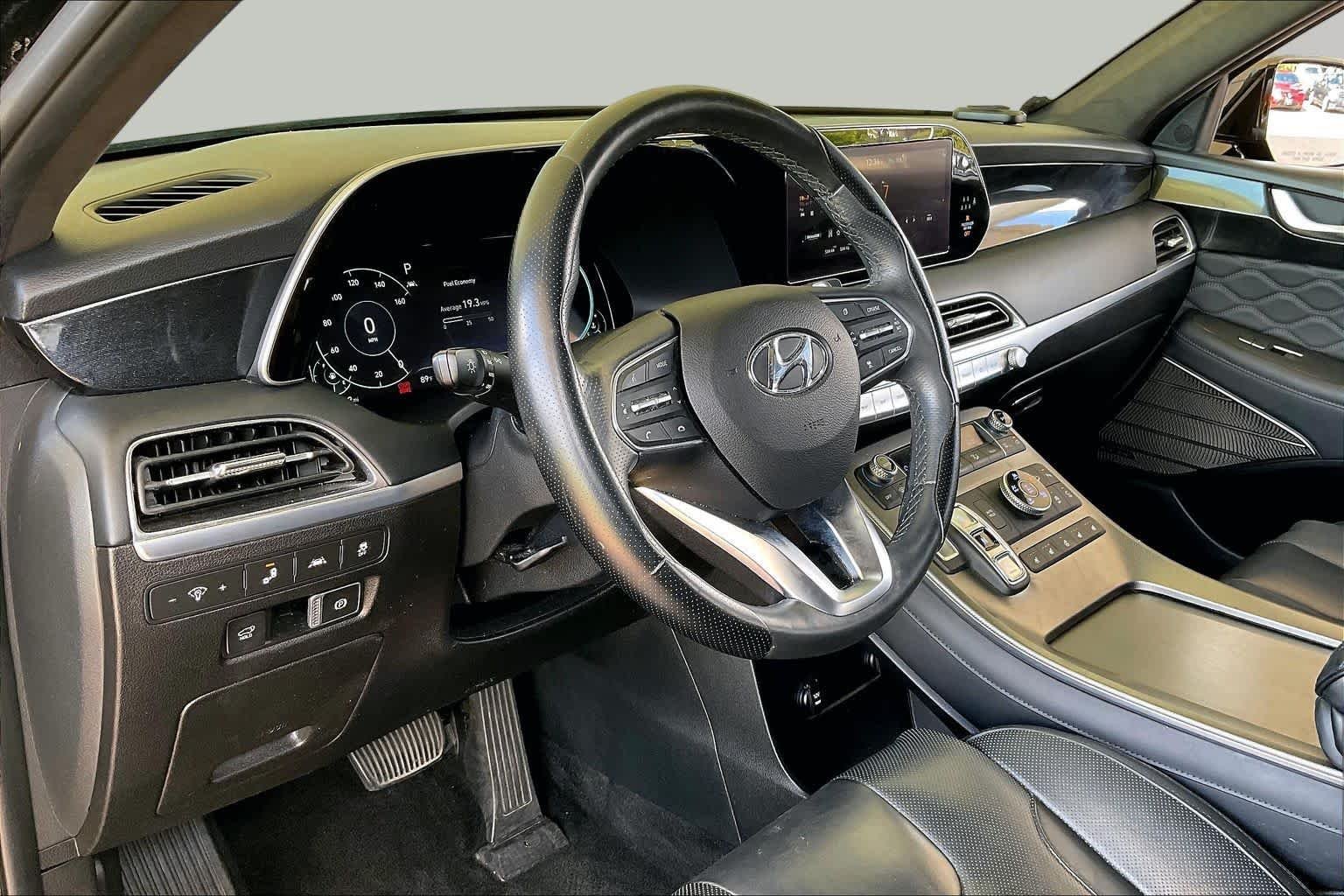 Used 2021 Becketts Black Hyundai Calligraphy image 16