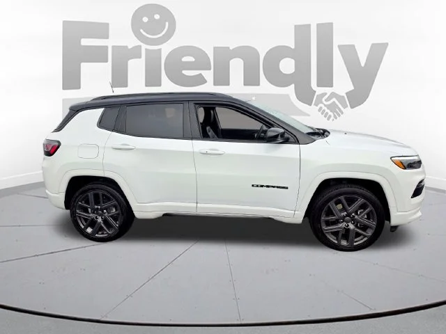 Used 2024 White Jeep Limited image 4