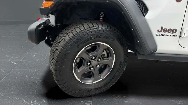 Used 2021 Bright White Clearcoat Jeep Rubicon image 34