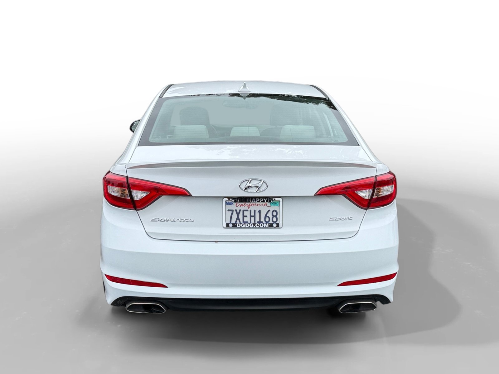Used 2017 Quartz White Pearl Hyundai Sport image 4