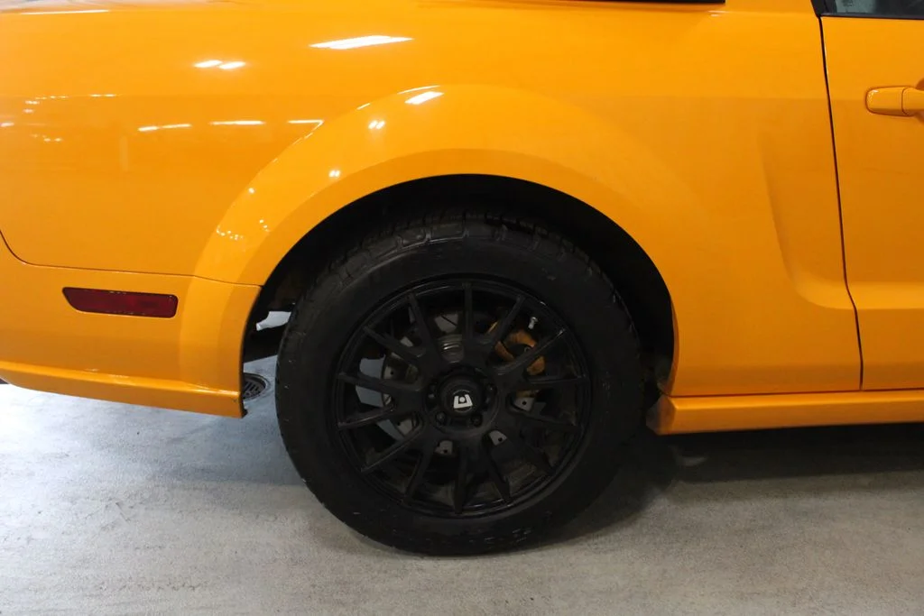 Used 2007 Orange Ford  image 24