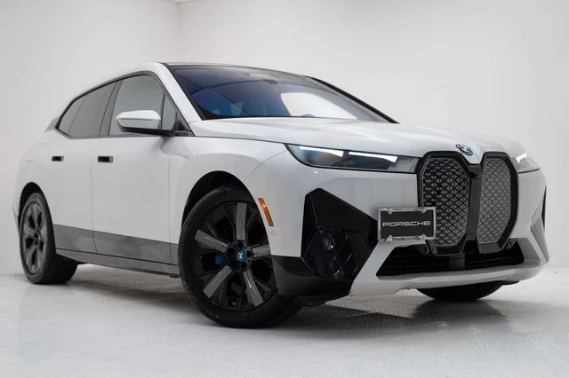 2024 BMW iX xDrive50's photo