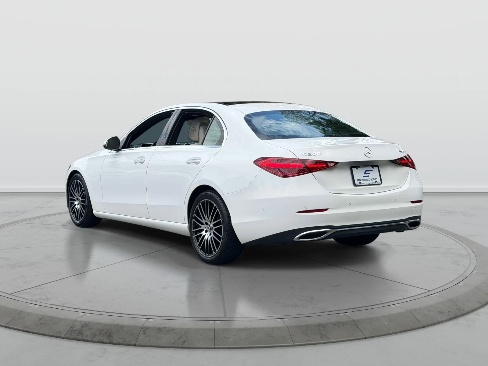 Used 2025 White Mercedes-Benz C 300 image 4