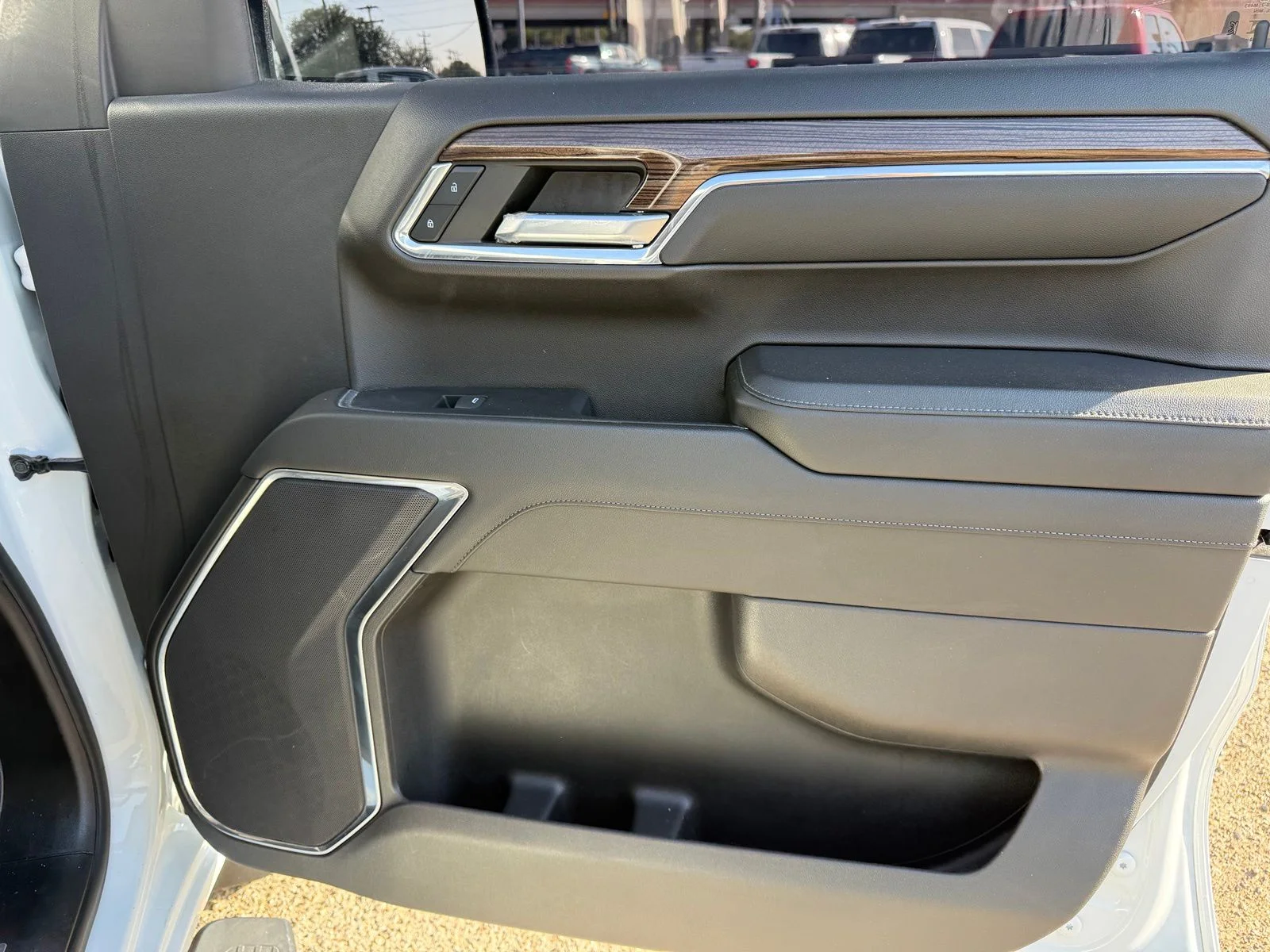 Used 2024 White Chevrolet LT image 23