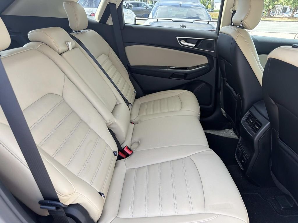 Used 2019 White Ford SEL image 9
