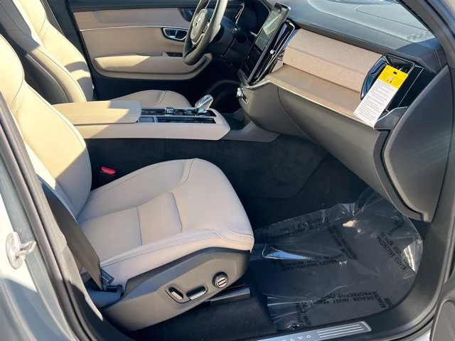 2026 Volvo XC90 Plus - Photo 29