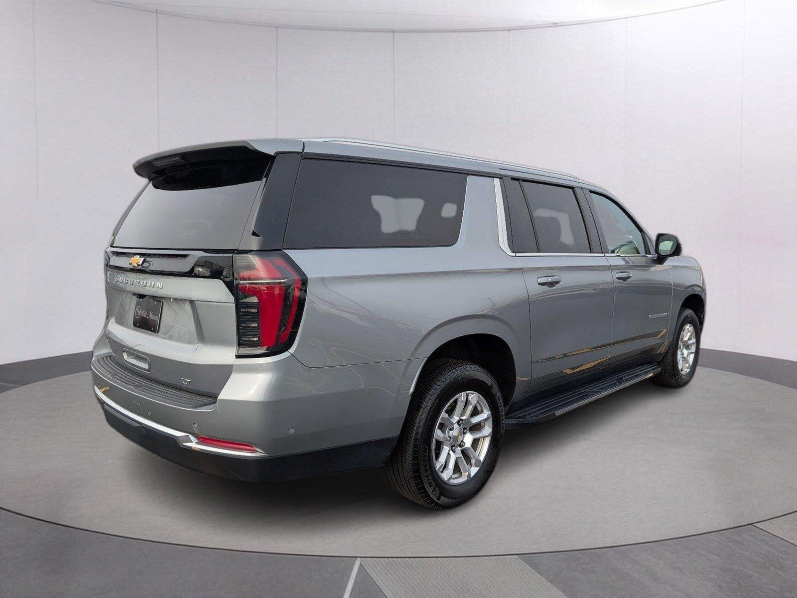 Used 2025 Sterling Gray Metallic Chevrolet LT image 7