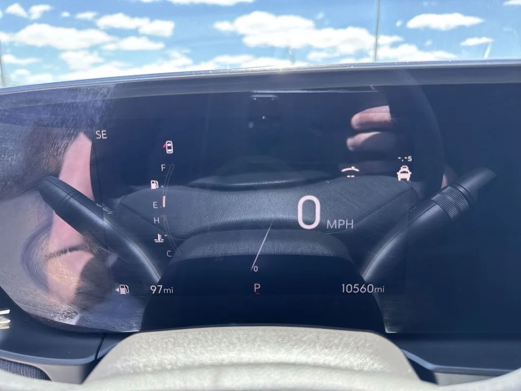 Used 2024 Black Buick Avenir image 15