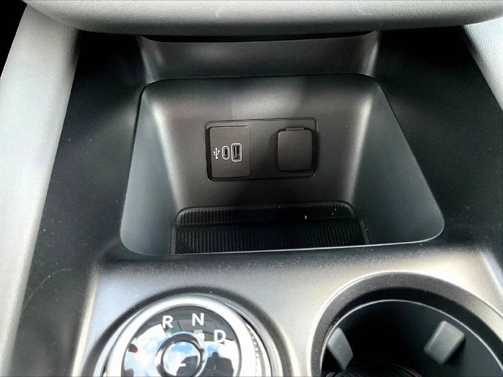 New 2027 Vapor Blue Metallic Ford Active image 26
