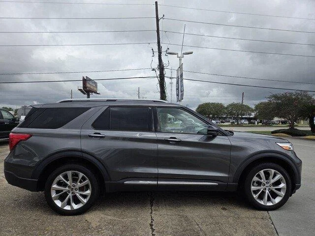 Used 2023 Carbonized Gray Metallic Ford Platinum image 6