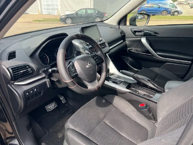 Used 2022  Mitsubishi LE image 28