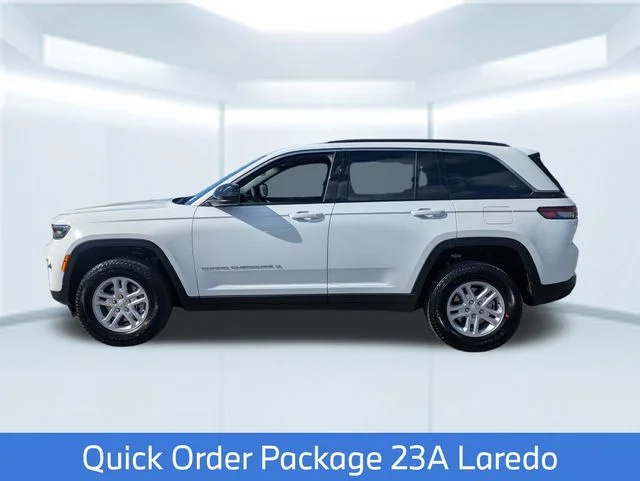 New 2025 White Jeep Laredo image 2