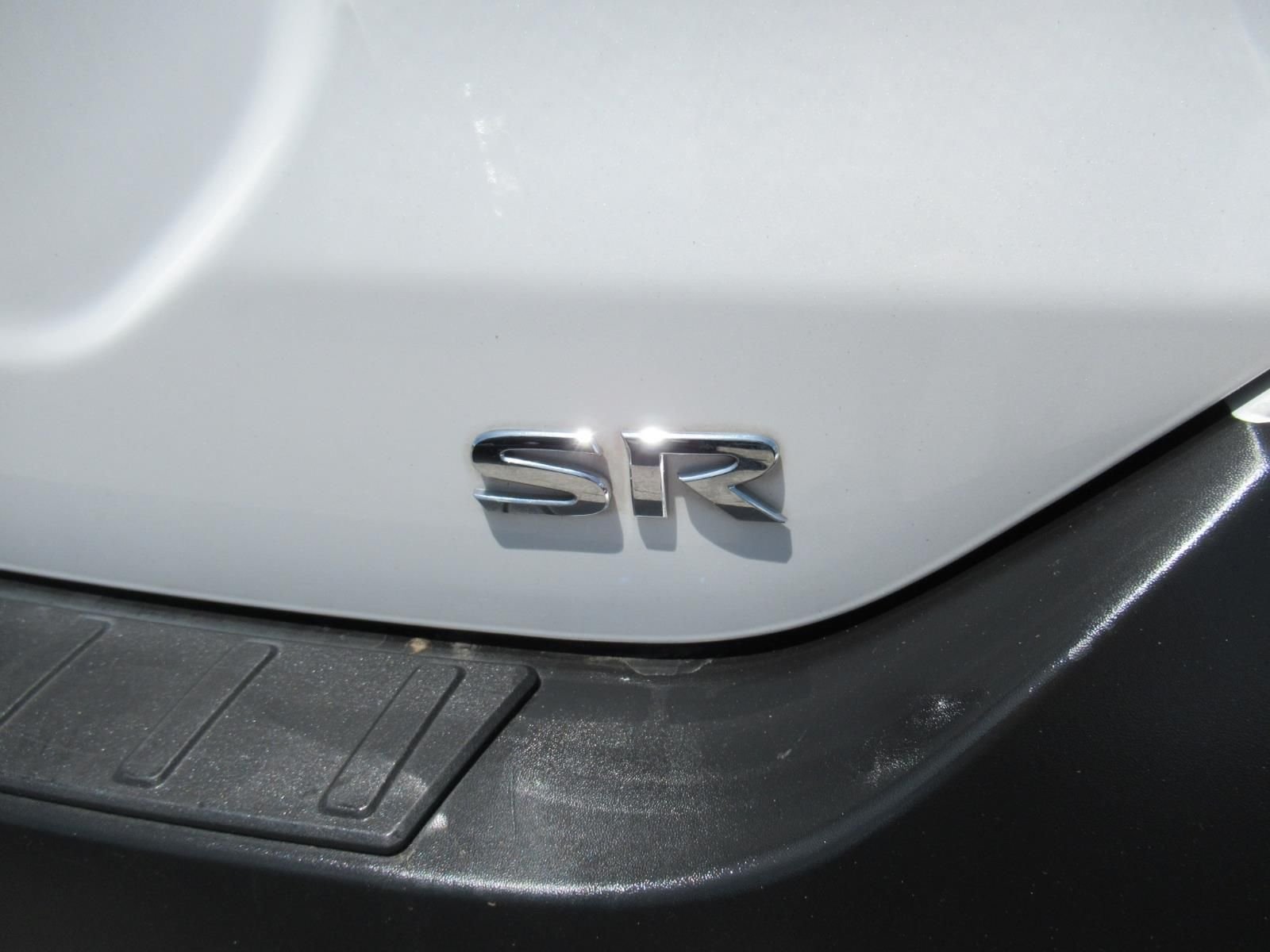 Used 2020 White Nissan SR image 35