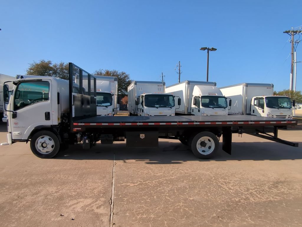 New 2025 Arc White Chevrolet 1WT image 5