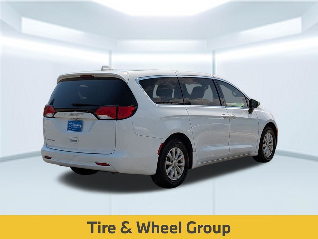Used 2017 White Chrysler Touring image 7