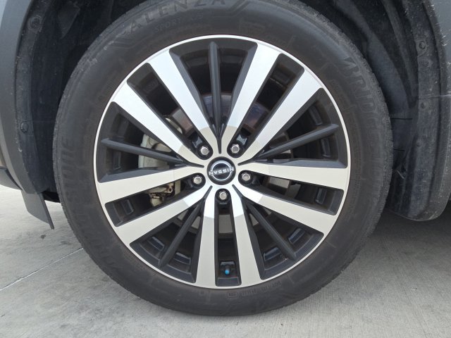 Used 2024 Beige Nissan Platinum image 22