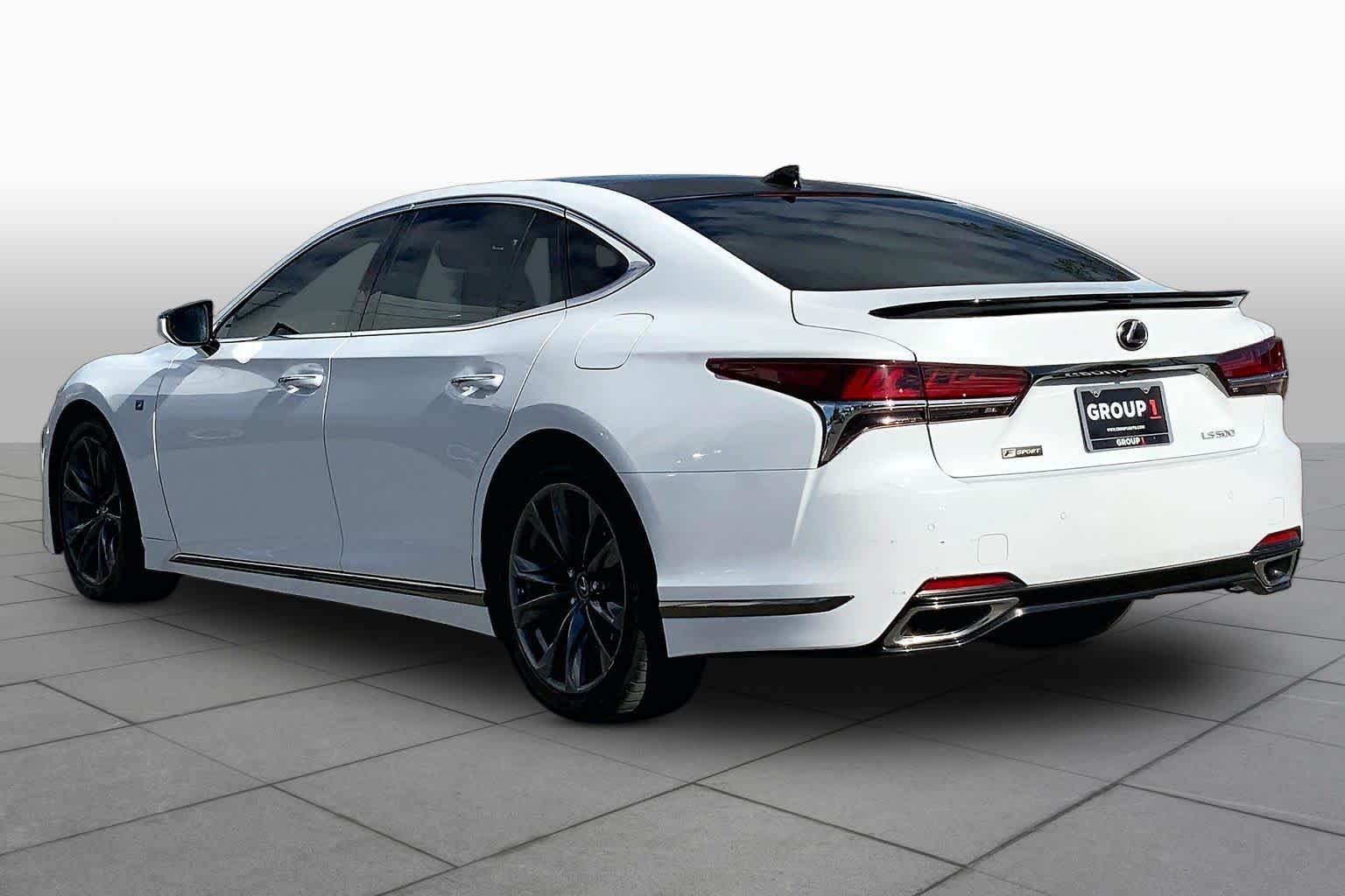 Used 2018 Ultra White Lexus  image 10