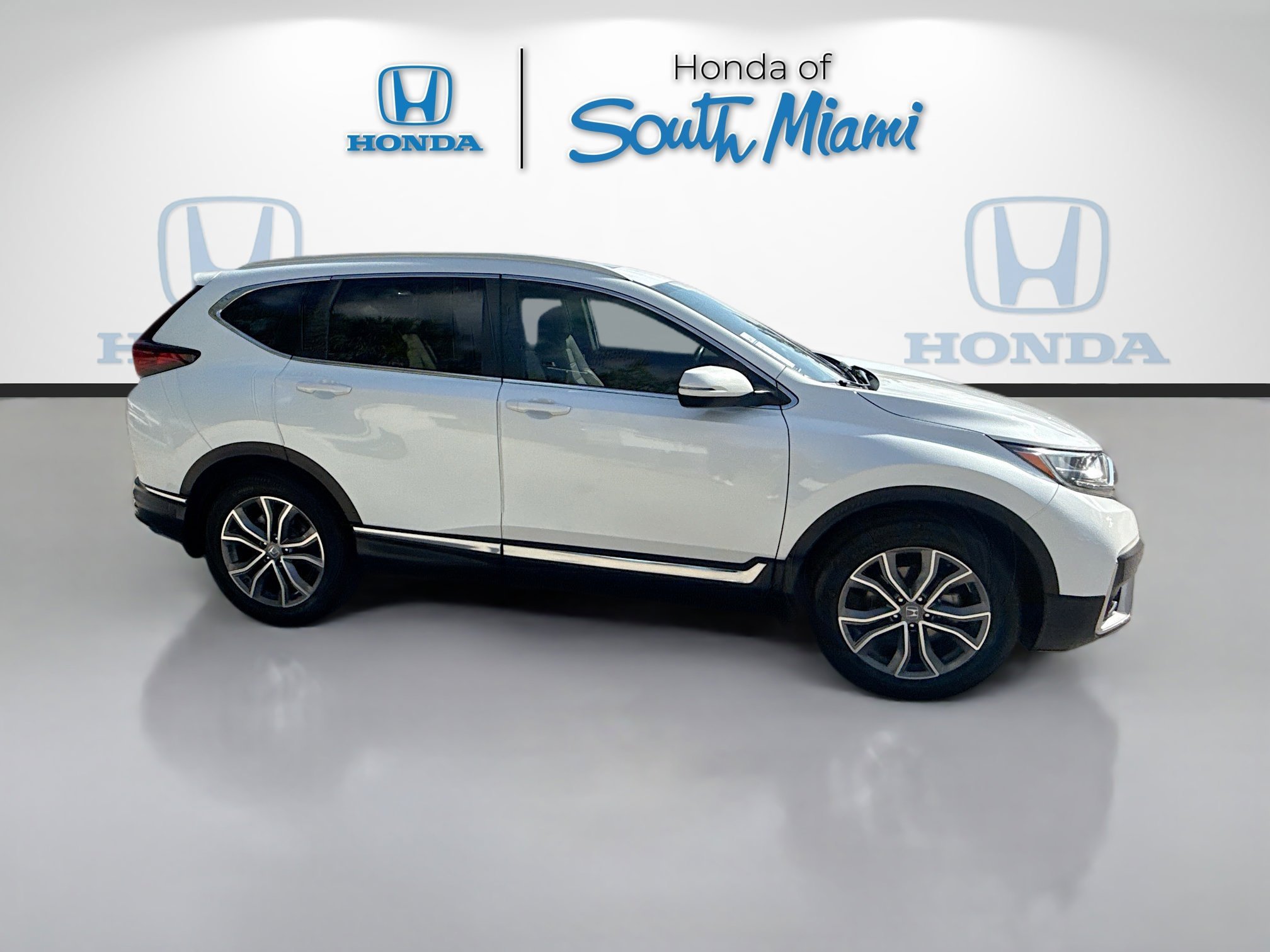 Certified Used 2022 Platinum White Pearl Honda Touring image 8
