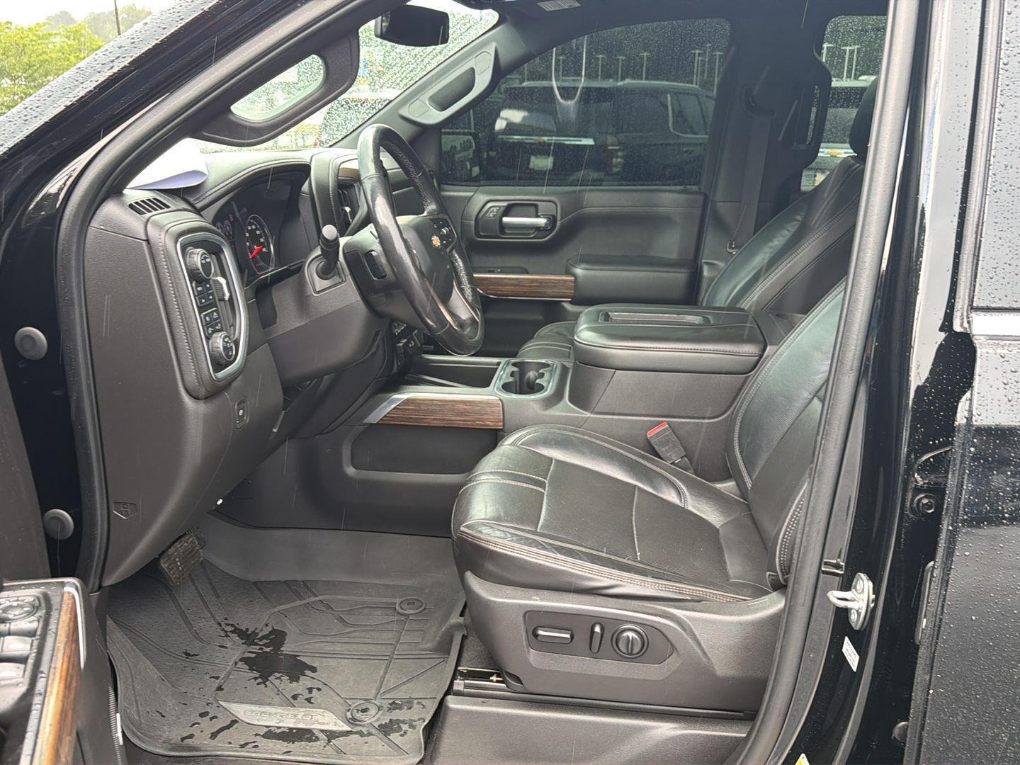 Used 2020 Black Chevrolet High Country image 10
