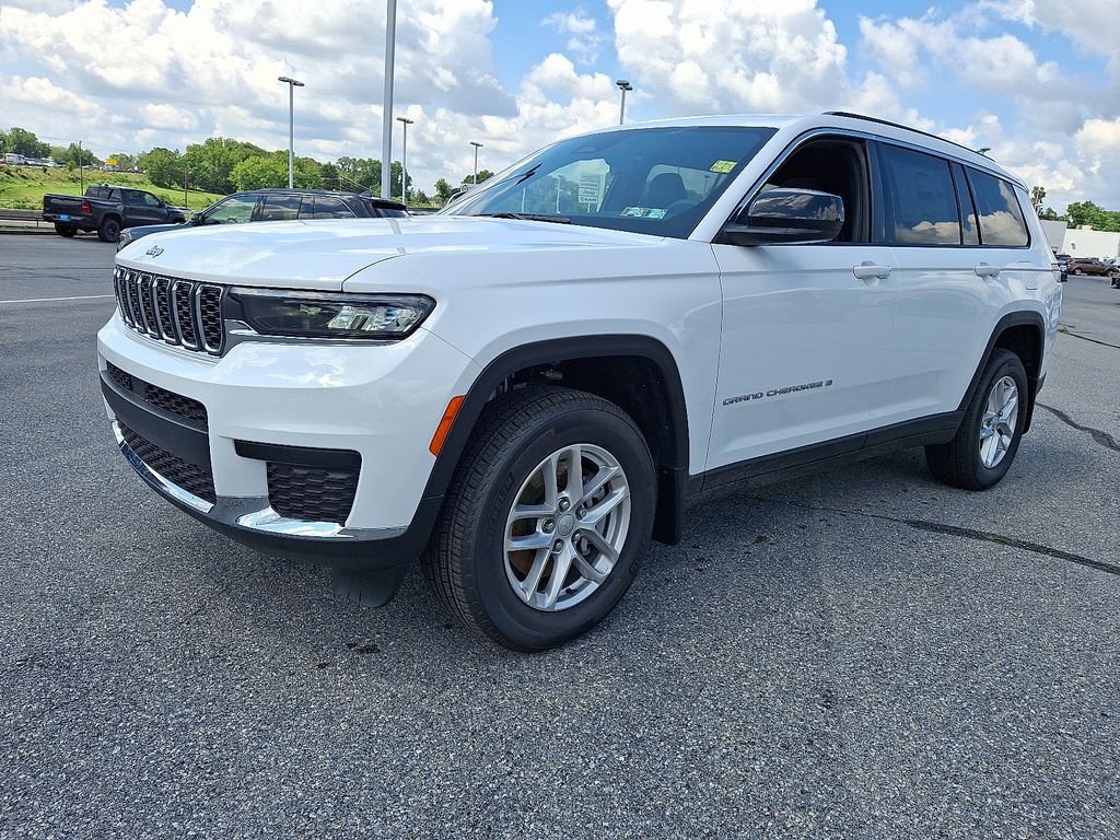 New 2026 Bright White Clearcoat Jeep Laredo X image 2