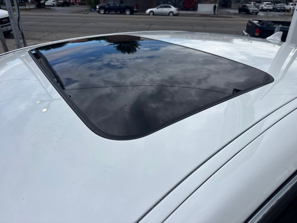 Used 2014 White Lexus 460 image 10