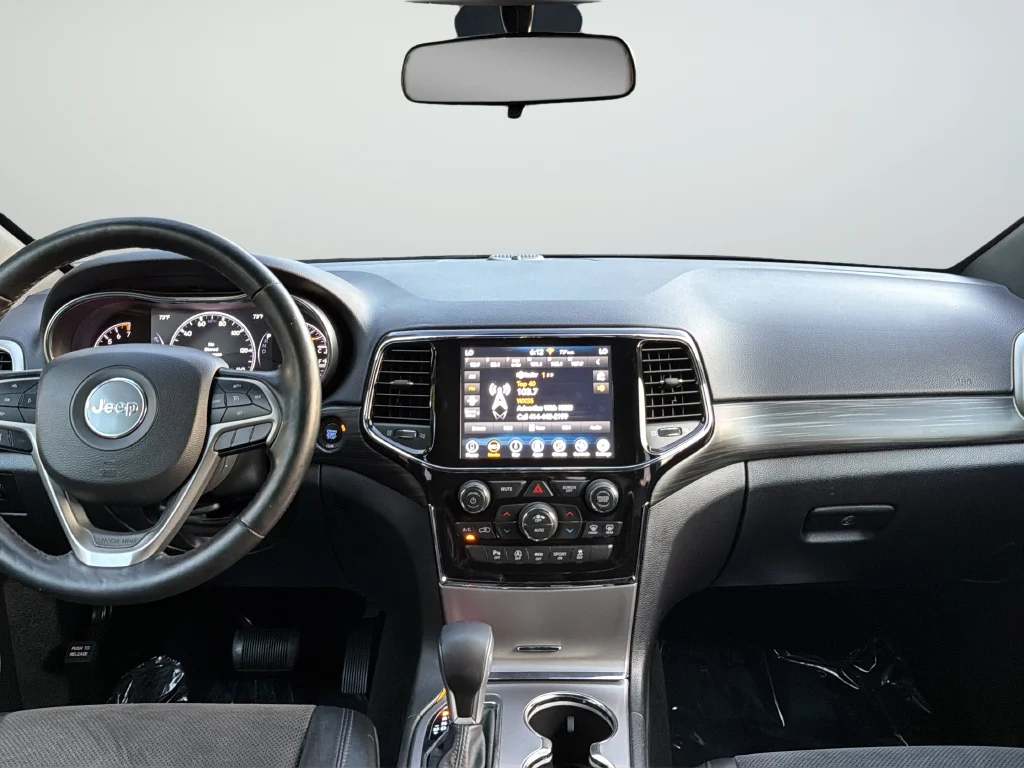 Used 2021 Gray Jeep Laredo X image 11
