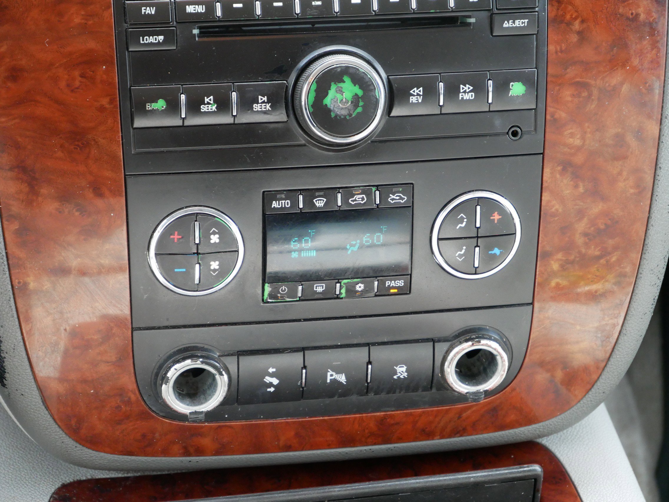 Used 2008 Black Chevrolet LT w/2LT image 16
