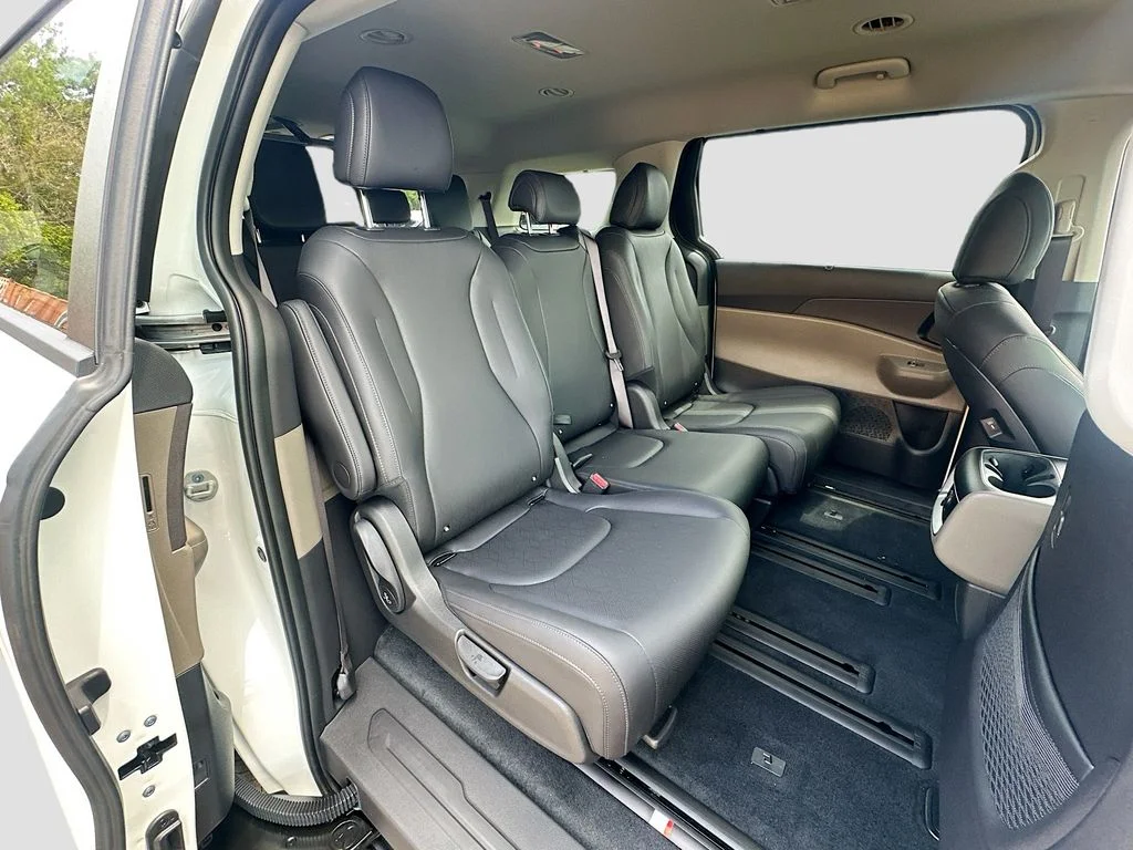 New 2026 Snow White Pearl Kia EX image 28