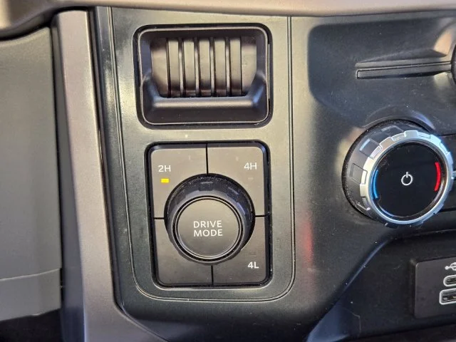 Used 2025 Black Ford XLT image 28