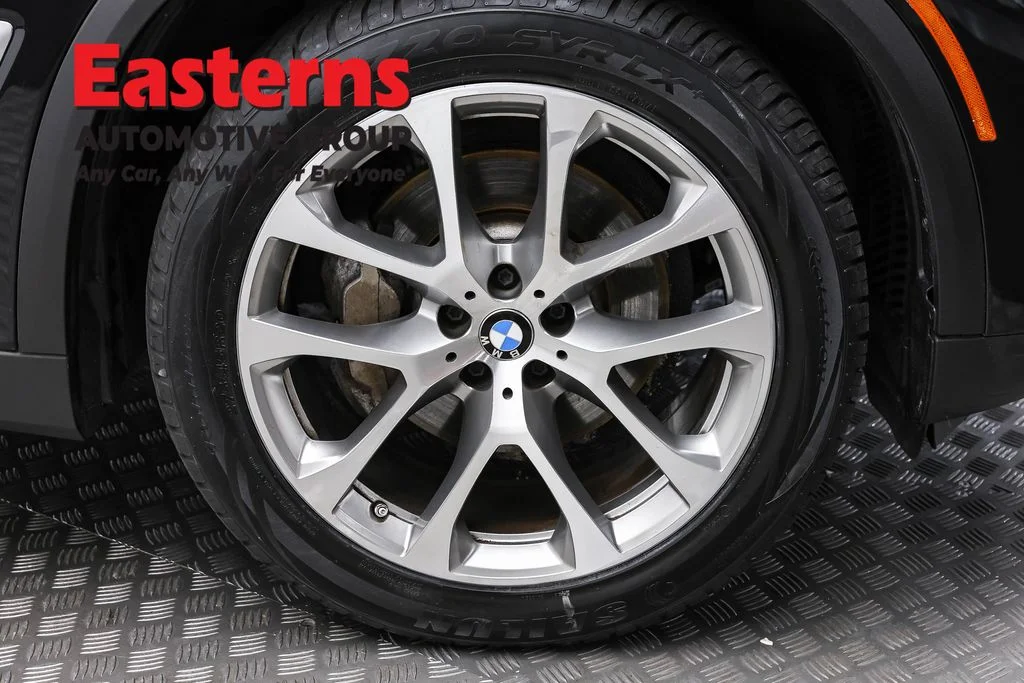 Used 2023 Black BMW xDrive40i image 29