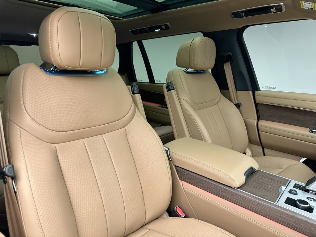 New 2027 Fuji White Land Rover SE image 6