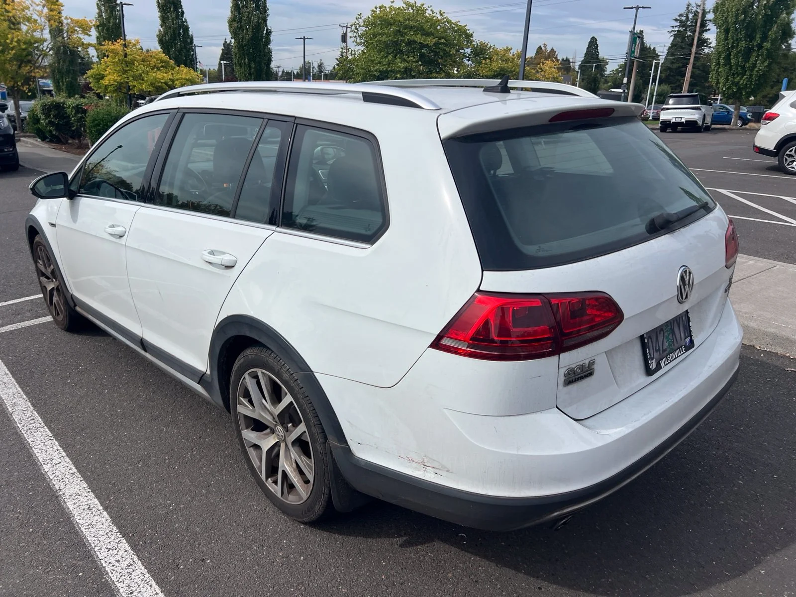 Used 2017 Pure White Volkswagen TSI SEL 4Motion image 6