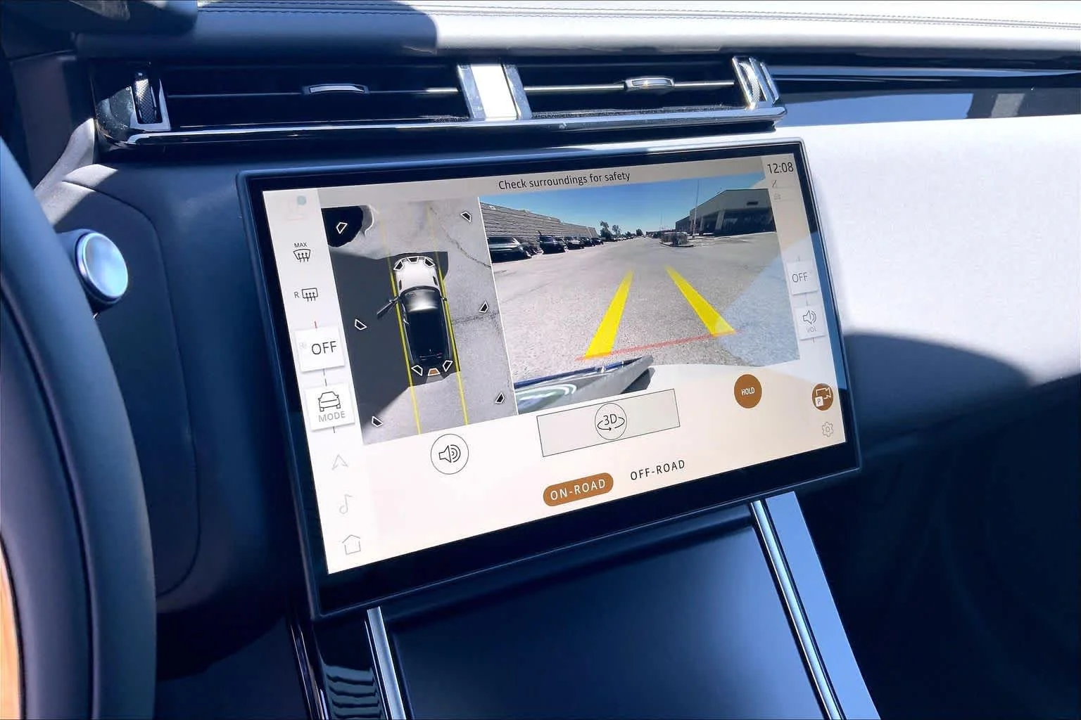 New 2026 Fuji White Land Rover Dynamic SE image 16