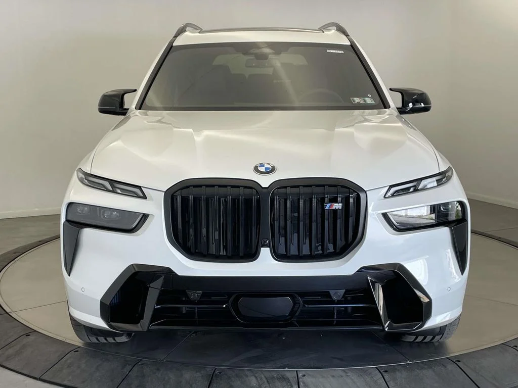 New 2027 White BMW M60i image 8
