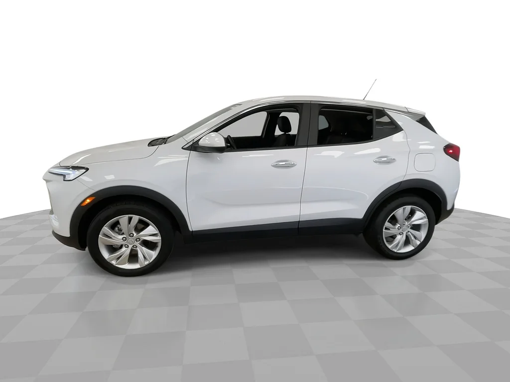 Used 2024 WHITE Buick Preferred image 6