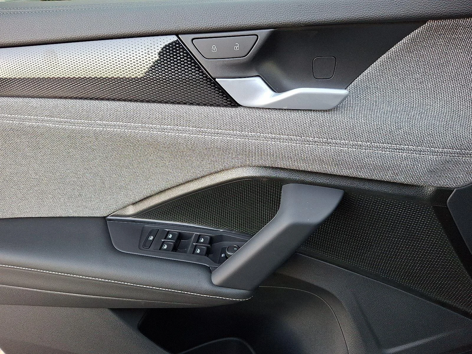 New 2026 0Q0Q/PUREWHITE Volkswagen S image 11