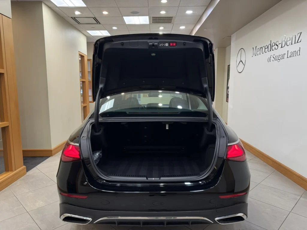 2025 Mercedes-Benz E-Class E350 - Photo 22