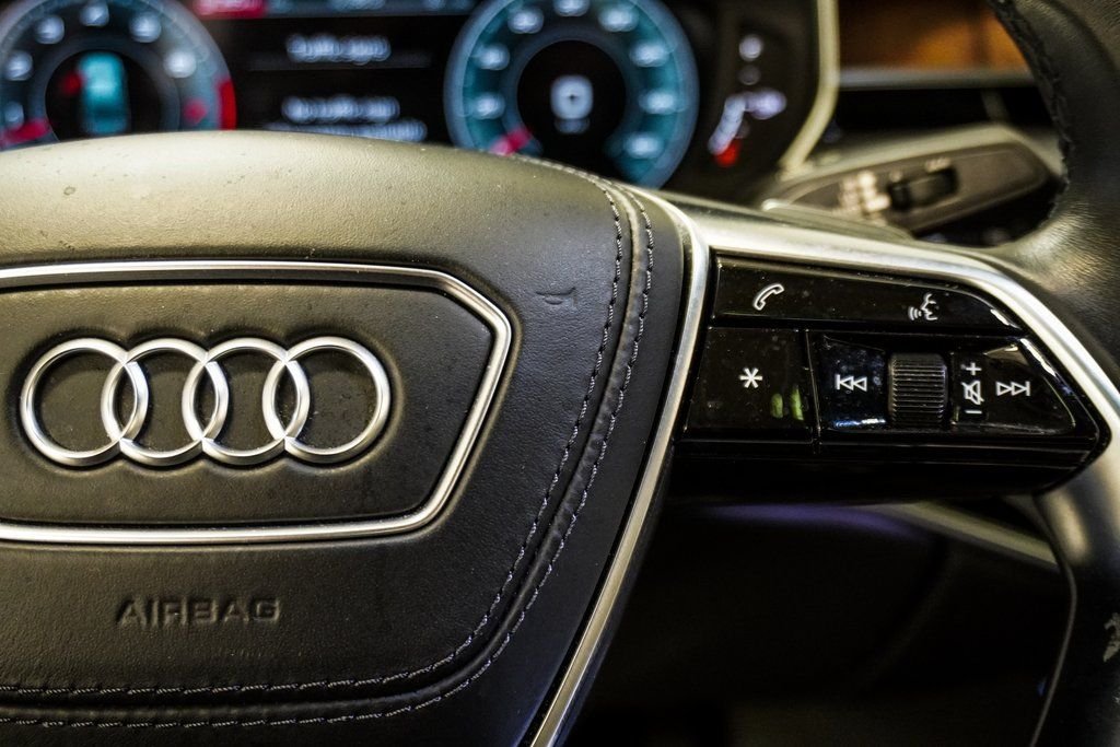 Used 2022 Blue Audi L 55 image 31