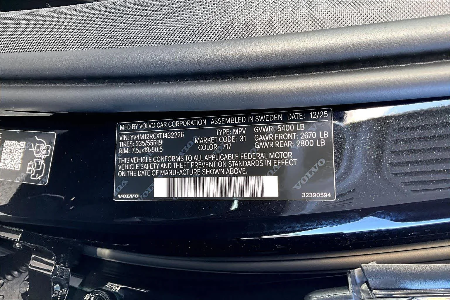 New 2026 Onyx Black Volvo Plus image 12