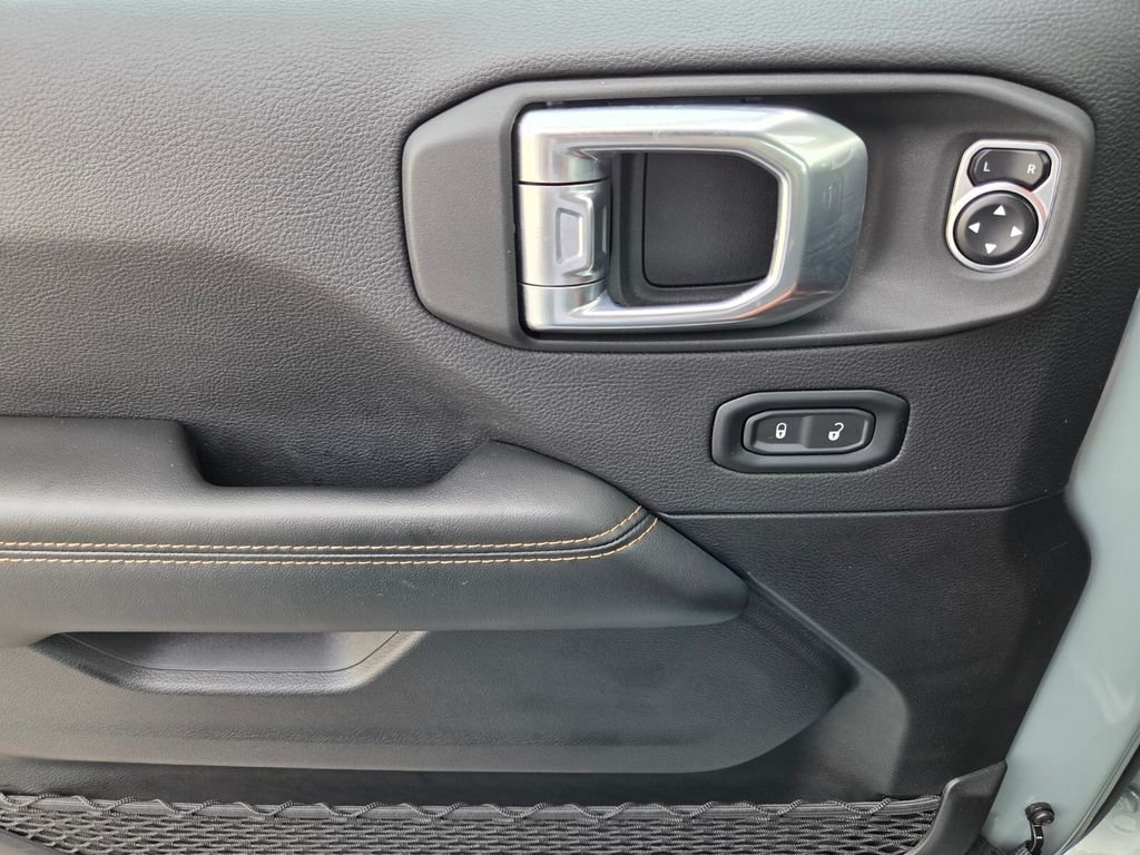 Used 2024 Gray Jeep Sahara image 19