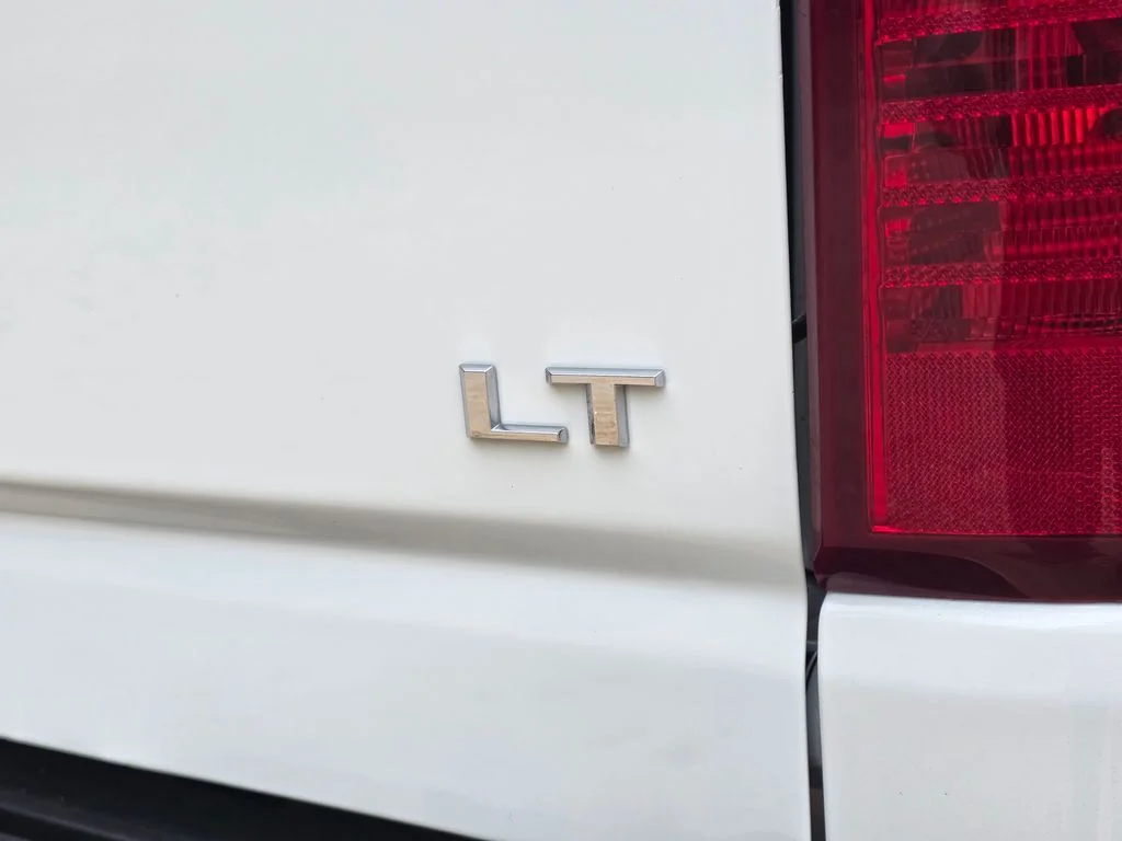 Used 2021 Summit White Chevrolet LT image 23