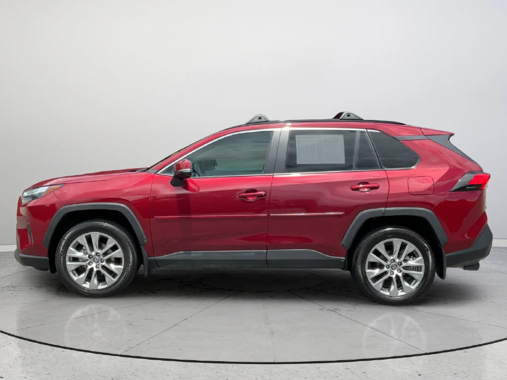2025 Toyota RAV4 XLE Premium - Photo 9