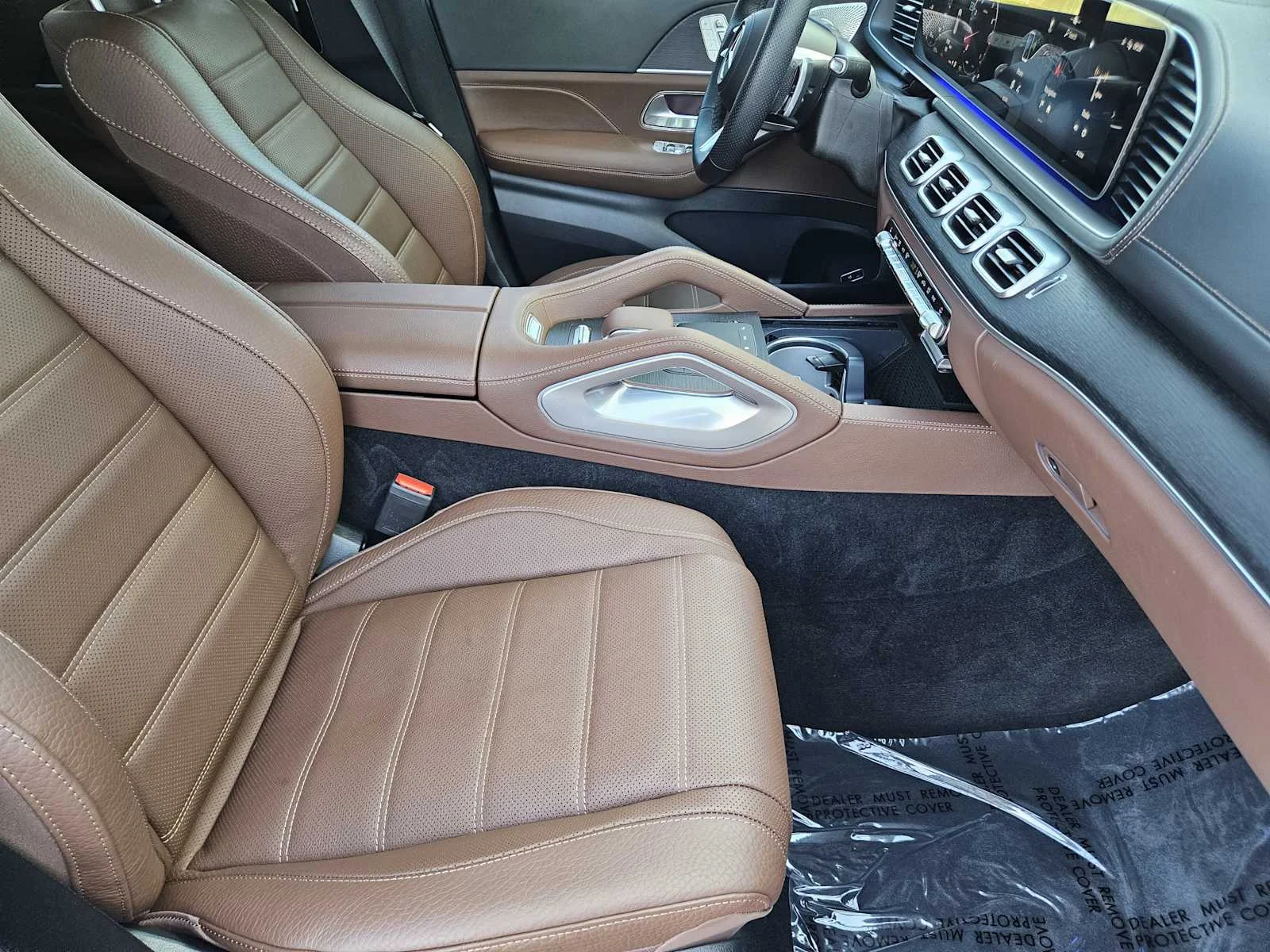 Used 2026 MANUFAKTUR Moonlight White Metallic Mercedes-Benz GLS 580 image 9