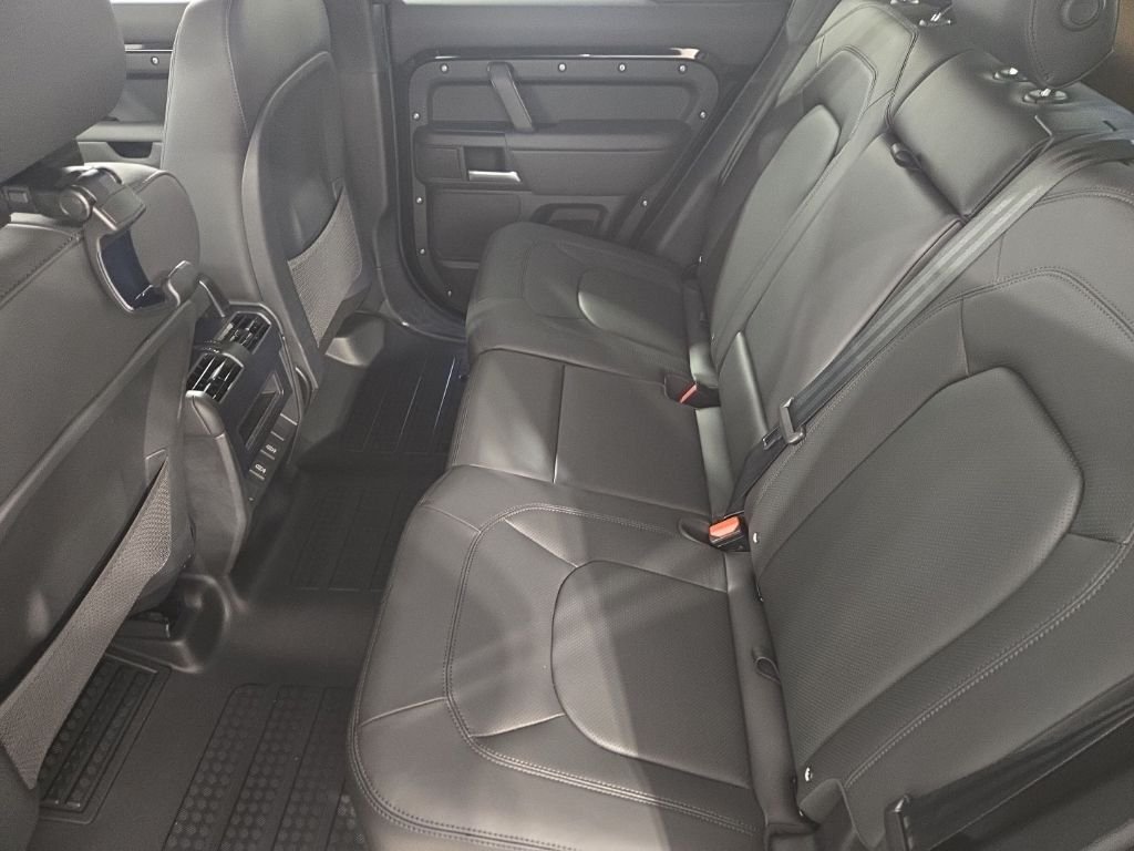 New 2026 Santorini Black Land Rover S image 23