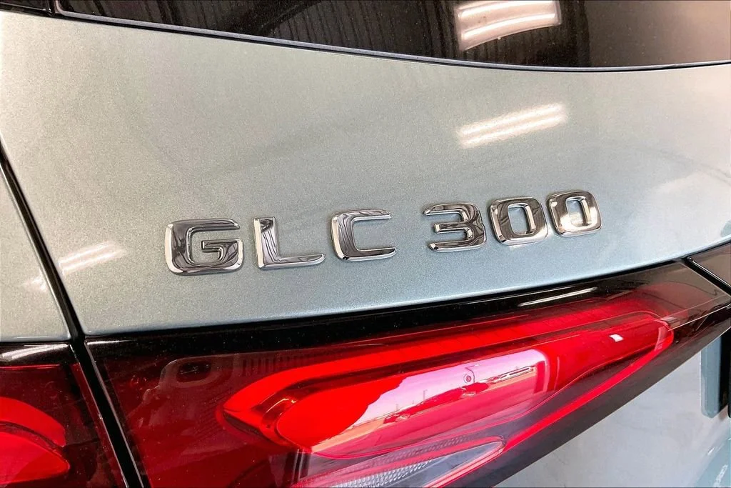 New 2026 Verde Silver Metallic Mercedes-Benz GLC 300 image 27