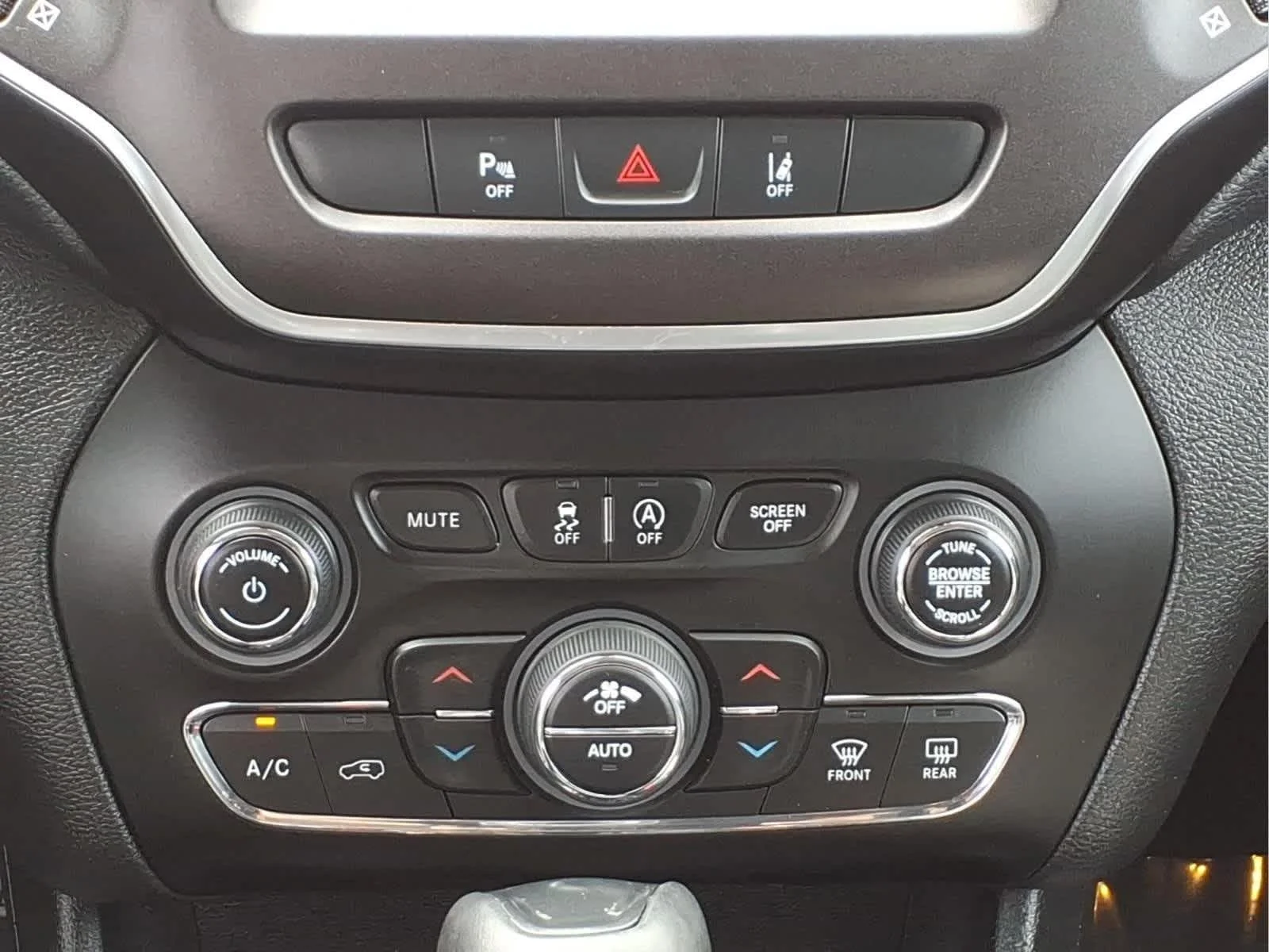 Used 2021 Olive Green Pearlcoat Jeep Trailhawk image 24