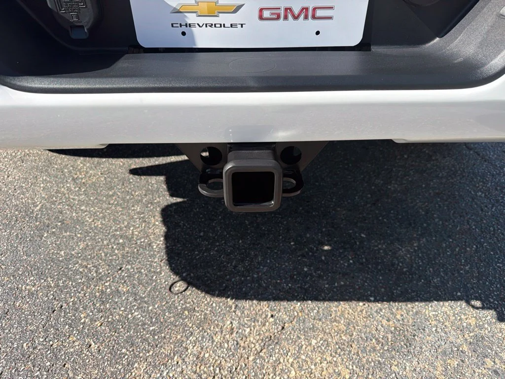 New 2026 Summit White GMC Elevation image 32